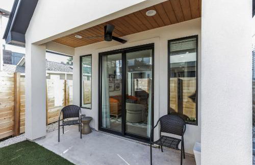 Chic Austin Getaway brand new with rooftop patio - Foto 34