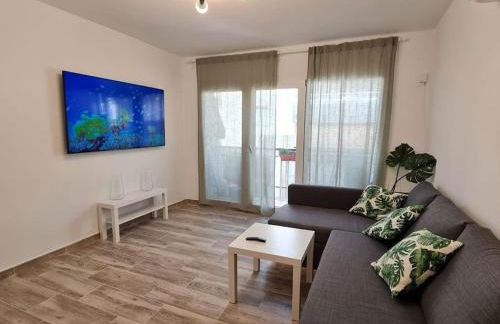 Precioso Apartamento Acondicionado al Lado del MAR - Photo 1