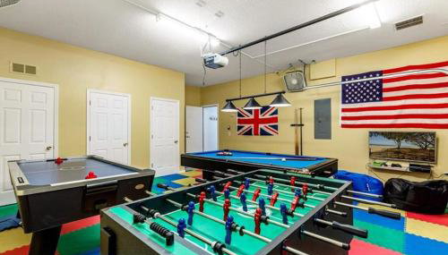 Lakeview 6-Bedroom Retreat with Game Room, Private Pool, Spa & Resort Amenities - Ideal for Families & Groups - Foto 5, Game Room