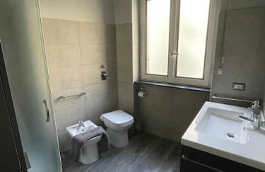 [Duomo walking distance]modern flat with free wifi - Foto 14
