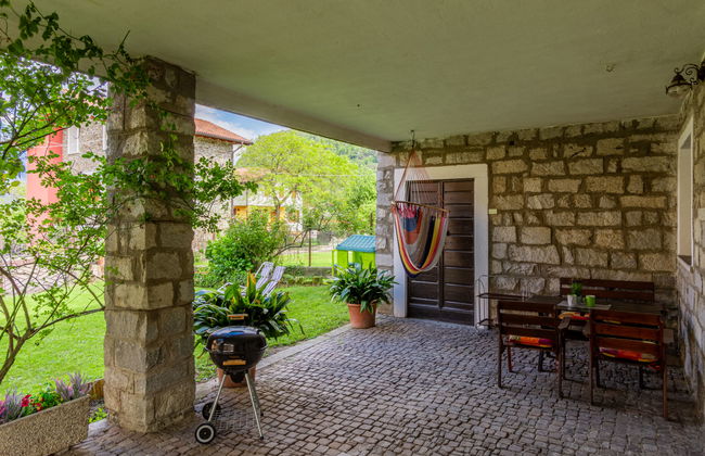 2 bedroom Apartment in Colico with garden and terrace - Photo 25