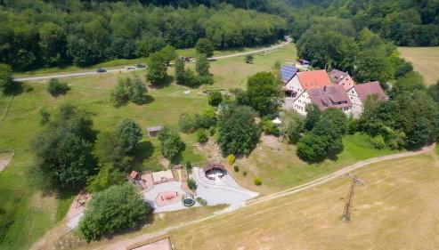 Hof in L i e b e s d o r f - Foto 2