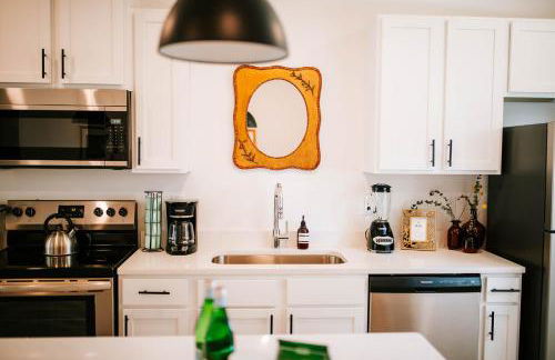 Artist Retreat Near Downtown, Stadium & UGA - Photo 15