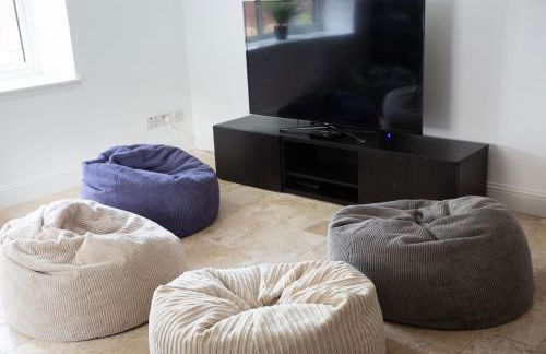 Stunning 4-Bedroom Country House with Hot Tub & Sauna near Loch Lomond - Foto 11