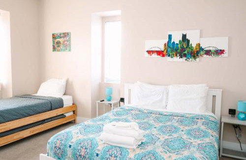 Acrisure Field - Off Street Parking - GroupStay - Foto 13