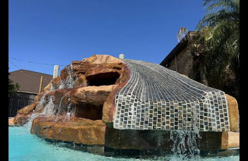 Backyard Oasis in Brownsville! - Photo 27