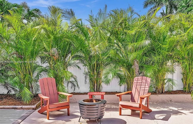 Enjoy a Comfortable Stay at this House - Photo 14