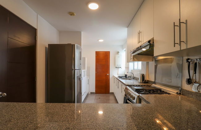 w Elegant 2BR w Fantastic View in Miraflores - Photo 4