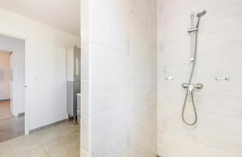 2 Bedroom Amazing Home In Landévant - Foto 19