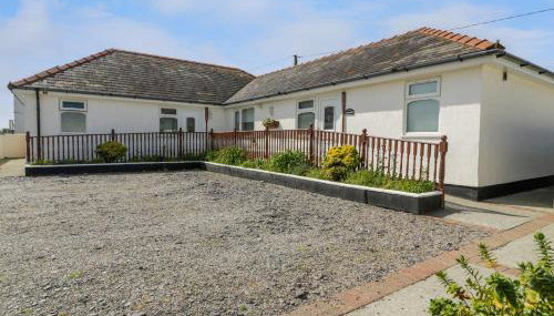 Sea Breeze - Photo 1