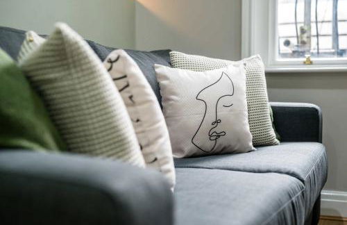 Picasso's Place Liverpool Apt Sleeps 9 - Foto 27