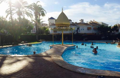 Bonita casa en urbanización privada muy cerca del mar y de Alicante - Foto 26