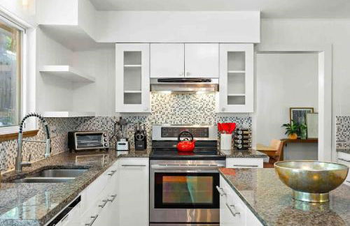 Art Deco Gem-King Suite-Hot Tub-Outdoor Fire Place - Foto 18