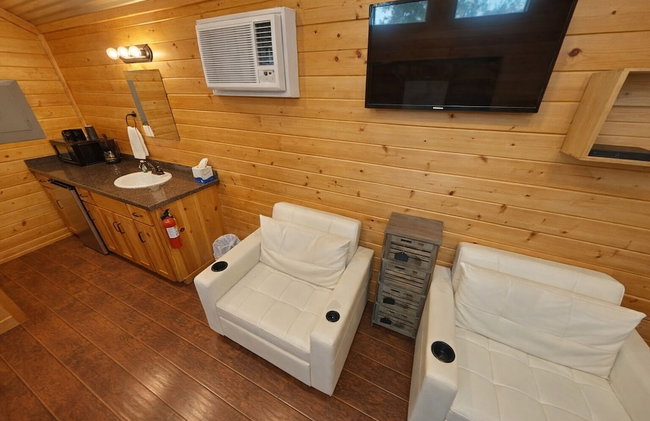 Log Cabin for Family Glamping Vacation near San Antonio - Foto 38