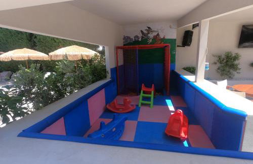 Paradise Hotel & Bar - Photo 52