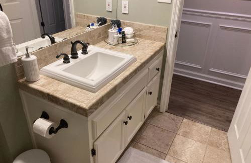 Spacious 3 Bedroom 2 bath Condo close to Five-points in Athens - Photo 24