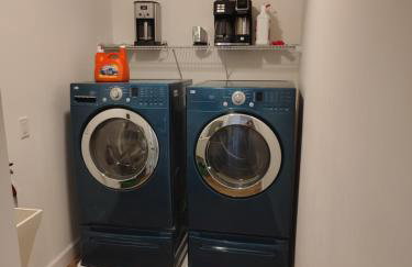 Modern, Upscale, and New Blue Bungalow in the heart of Downtown St Augustine - Foto 21