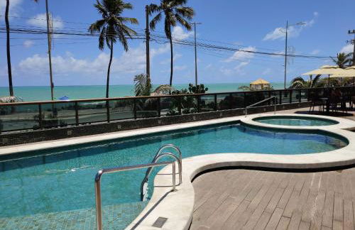 Apê na orla com vista pro mar e limpeza diária - Foto 11