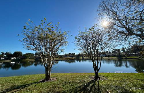 Private villa with lake view and pool - Foto 33
