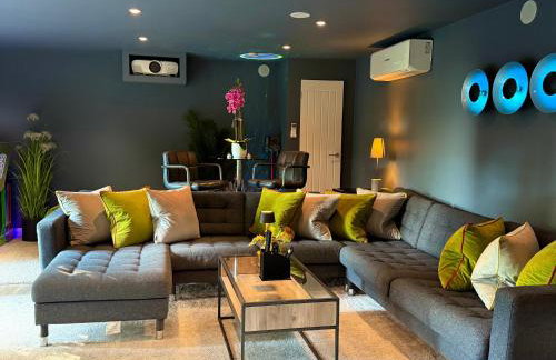 Sunridge Fishing Lodge with Hot Tub & Giant Cinema - Foto 51