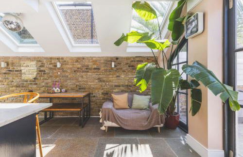 Modern Comforts in a Designer Home - Photo 30