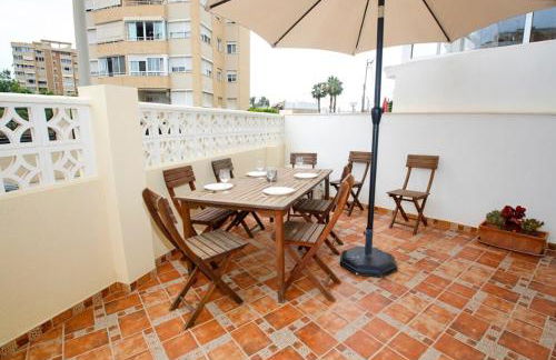 Stylish and Spacious Studio -4 minutes walk to Beach - Photo 15