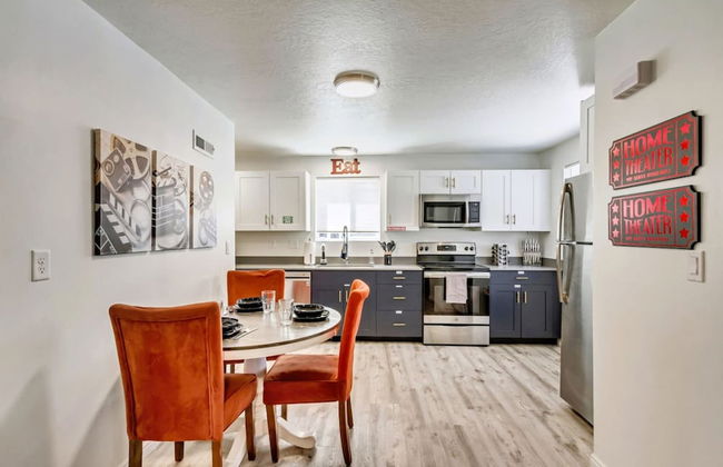 Convenient 2BR Apt w Covered Parking SLC - Foto 5