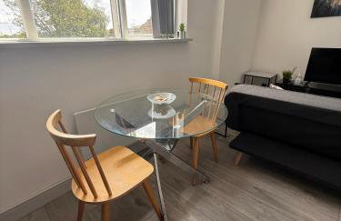 1 Bed Flat - Sleeps 2 - Pets - Parking - Wifi - Photo 5