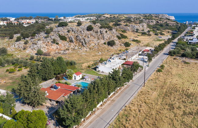 Madia Villa - Photo 21