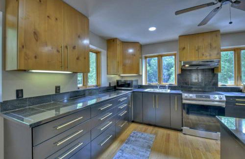 The Chariot - Creek Front with HotTub, Fire Pits, Billiards, EV Charger - Sandalwood Stays - Foto 33