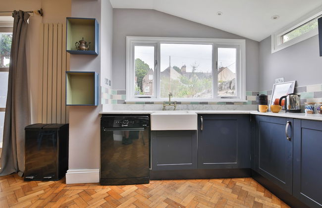 4 Bed House with Pool Table & Parking - Foto 41