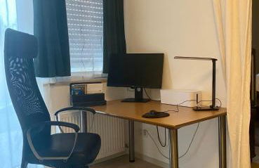 Gemütliche und voll ausgestatette 2 Zimmer Ferienwohnung am Wörthsee mit Terrasse, Grill, Schaukel, Doppelbett oder getrennte Betten fußläufig zu S-Bahn nach München und See, ideal zum Entspannen aber auch zum Arbeiten - Foto 9