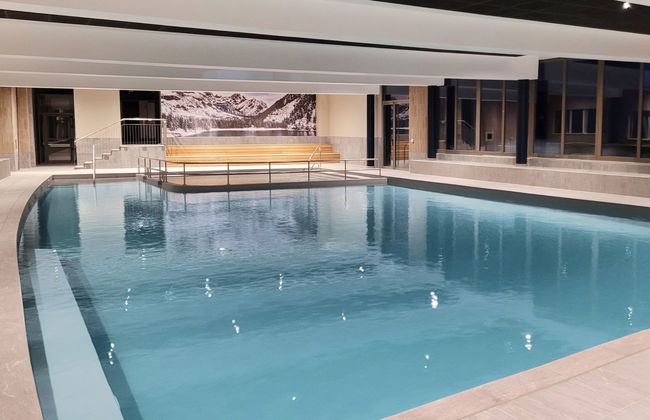 3 bedroom Apartment in Huez with swimming pool and sauna - Photo 1