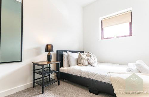 Cosy 3 Bedroom house in Wigan - Photo 9