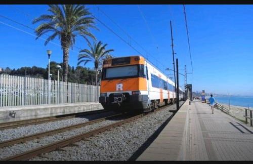 Rooftop pool near the beach and Barcelona - Photo 43