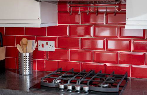 Pass the Keys Stylish 4 Bedroom Home with Parking in Borehamwood - Foto 27