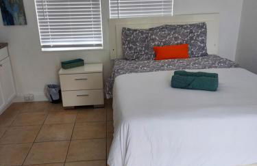 Singer Island Inn Studio/ Walk to the Beach - Foto 3