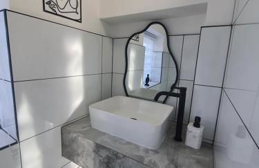 Families Only - Pet Friendly sleeps 6 maximum NO PARTIES - Foto 59