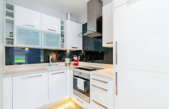 Modern 2BR Home in Dalston W/balcony, Fits 4 - Photo 15