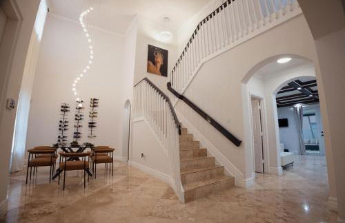 Miami Getaway Heated Pool Villa with Mini Golf & BBQ - Foto 6