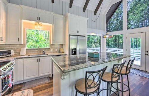 Brookeland Resort Cabin with Golf and Lake Access - Photo 2