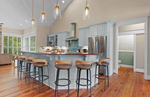 Grand Home on 10 Acres in Surf City w/Private Pond! - Foto 9