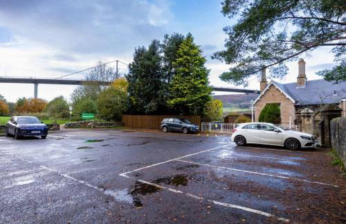 Cosy Lodge Getaway with Private Beach & Fireplace - Foto 47