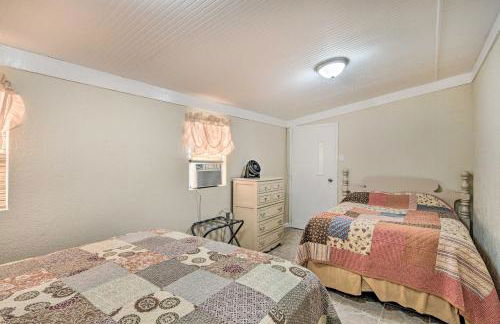 Peaceful Satsuma Escape with Dunns Creek Access - Foto 22