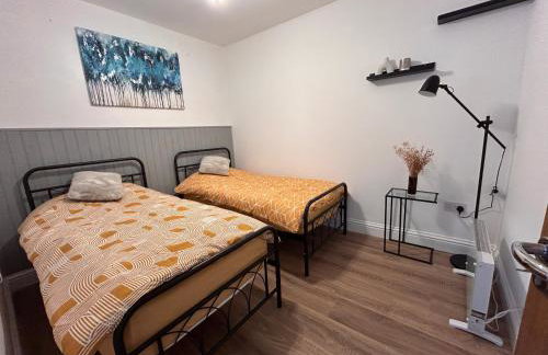 Vibrant Bungalow 2 Bedroom Flat with secure private parking - Foto 3