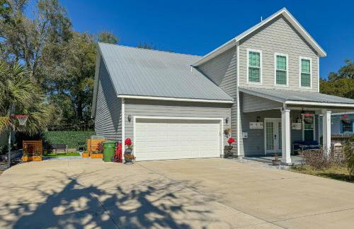 Updated, dog-friendly gem w/fenced yard, foosball & pool tables, WiFi, fireplace - Foto 3