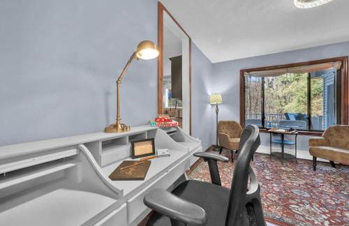 Big Bass Hideaway with Hot Tub - Foto 11