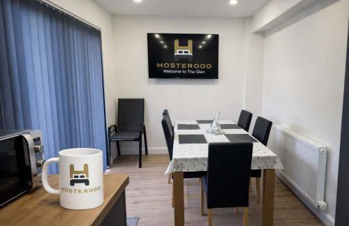 The Glen - Contractor Haven with Fast WiFi & Easy Parking by Hosterooo - Foto 1