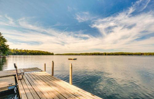 Lake Tomahawk Fall Retreat with Foliage and Lake Views - Photo 2