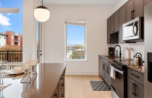 Luxury 2BR Steps from Railroad Park - Foto 20